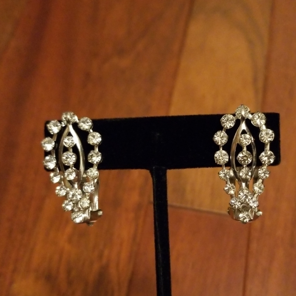 Vintage rhinestone clip earrings